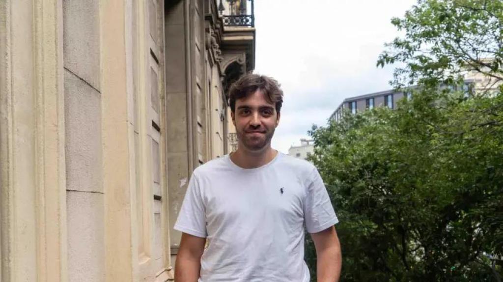 El líder de Plataforma per Santa Margarida i els Monjos, Aaron Fernández, durante una entrevista con 'Crónica Global'