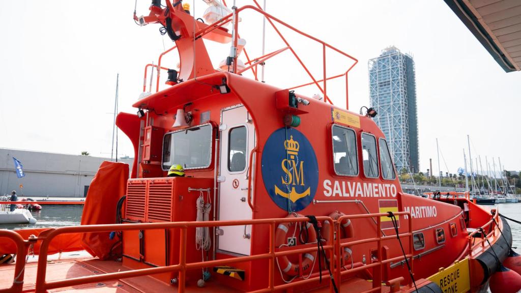 El buque de Salvamento Marítimo Salvamar Mintaka, en Barcelona