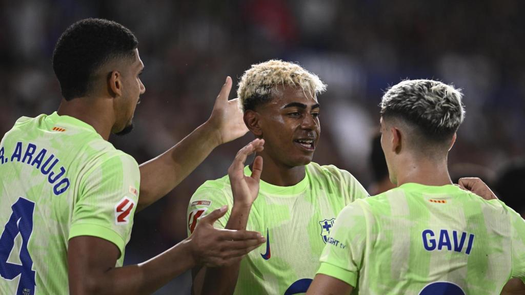 Los jugadores del Barça celebran el gol de la victoria ante el Levante