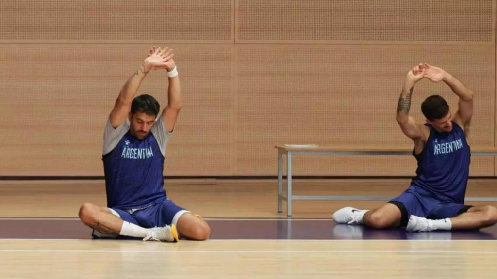 Facundo Campazzo y Nico Laprovittola realizan trabajo físico durante la concentración de Argentina para la AmeriCup