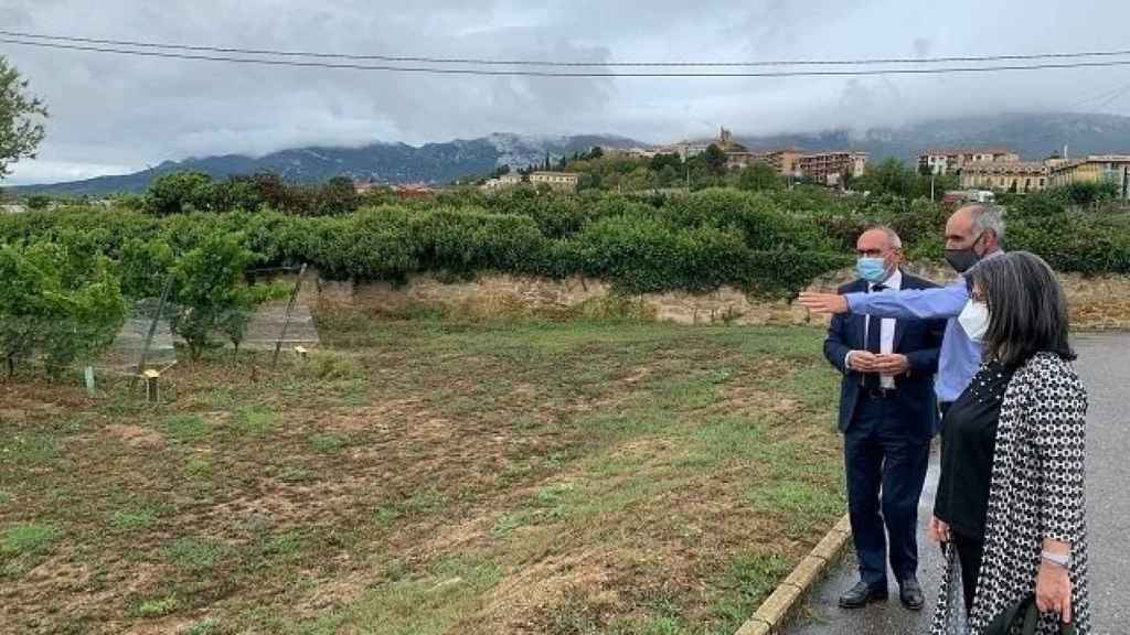 Ramiro Gonzlez, en su visita a Laguardia tras un temporal de fuertes lluvias. / EP