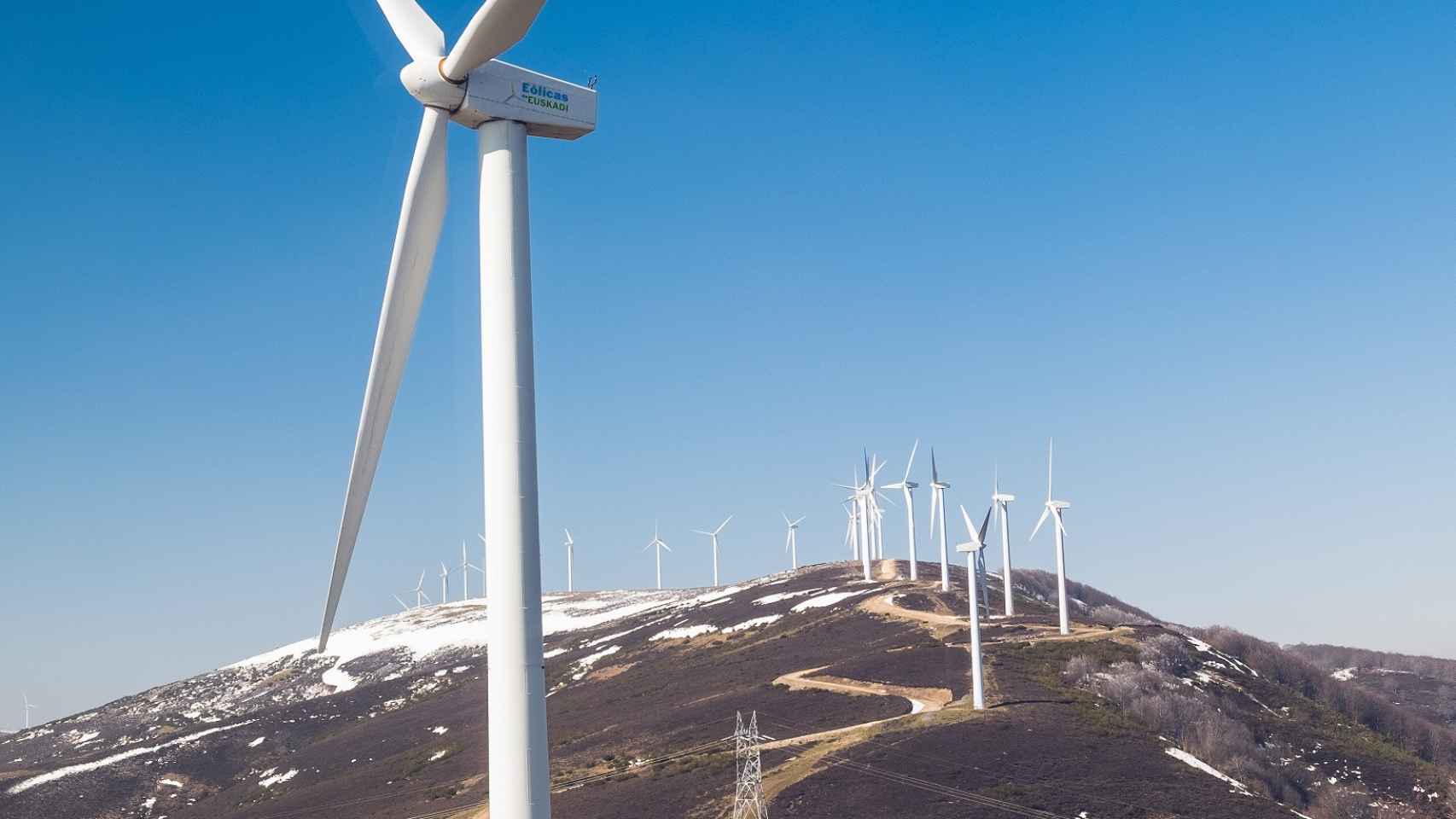 Parque eólico Elgea Urkilla en el que participan Iberdrola y Gobierno vasco, socios de Aixeindar./ Aixeindar
