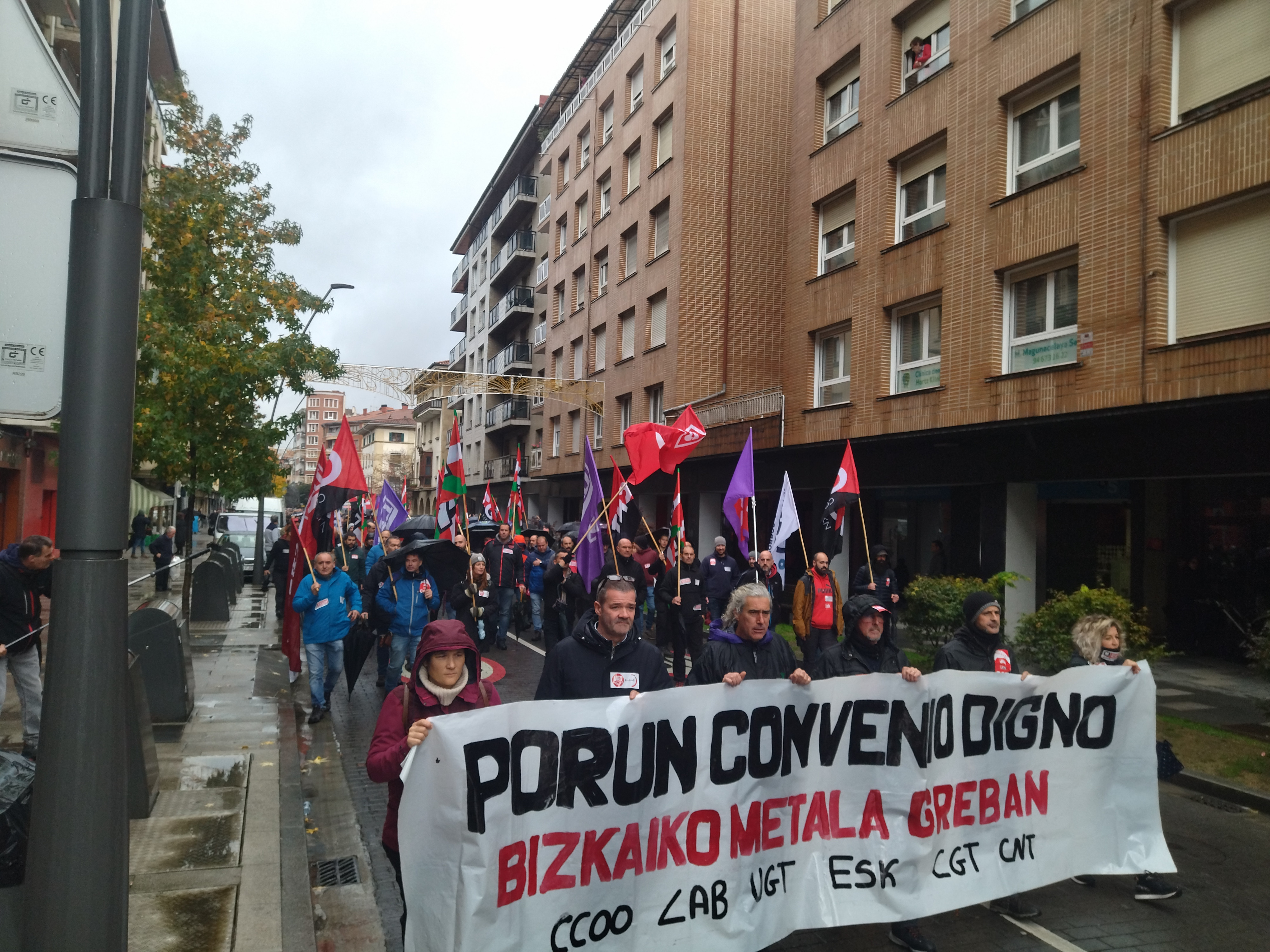 Sindicatos del Metal de Bizkaia en la manifestación de Amorebieta. / CV