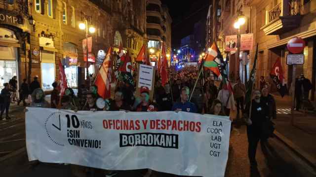 Manifestacin de trabajadores de oficinas y despachos de Bizkaia por el convenio / Twitter