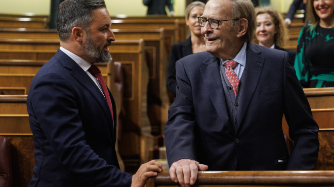 El líder de VOX, Santiago Abascal y el candidato de la moción de censura, profesor y economista Ramón Tamames / Europa Press