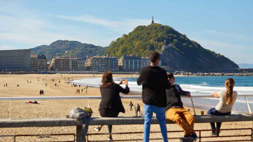 Turistas en San Sebastián. / Euskadi.eus