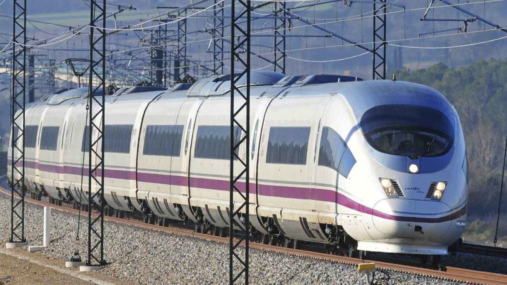 Renfe recupera la conexin de Bilbao con Galicia y Salamanca  / EFE