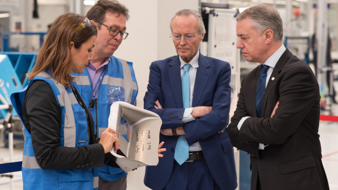 El lehendakari Urkullu, durante una visita a una fábrica de ITP Aero / Irekia