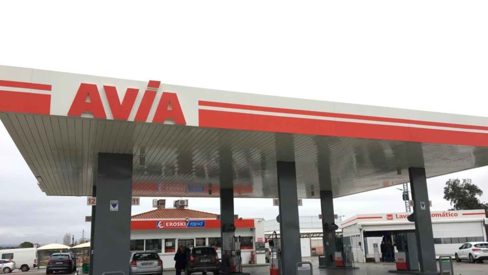 Supermercado Eroski Rapid en una gasolinera de Avia / CV