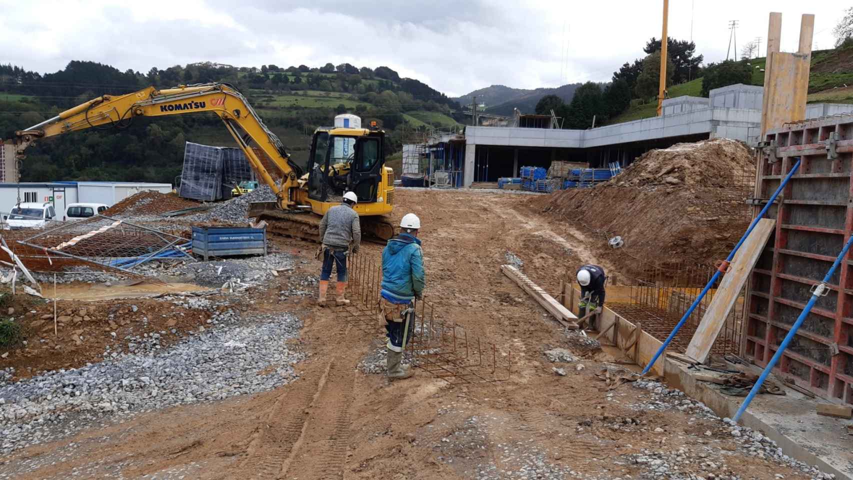 Obras del cementerio de Deba, en una imagen de archivo / @CementerioDeba