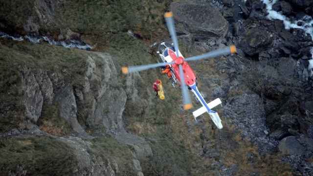 Los Servicios de Emergencias de la Ertzaintza en otra operacin ajena a la noticia / Ertzaintza