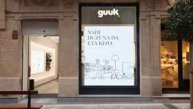 Tienda de Guuk, el operador de telefona impulsado por Dominion / Guuk