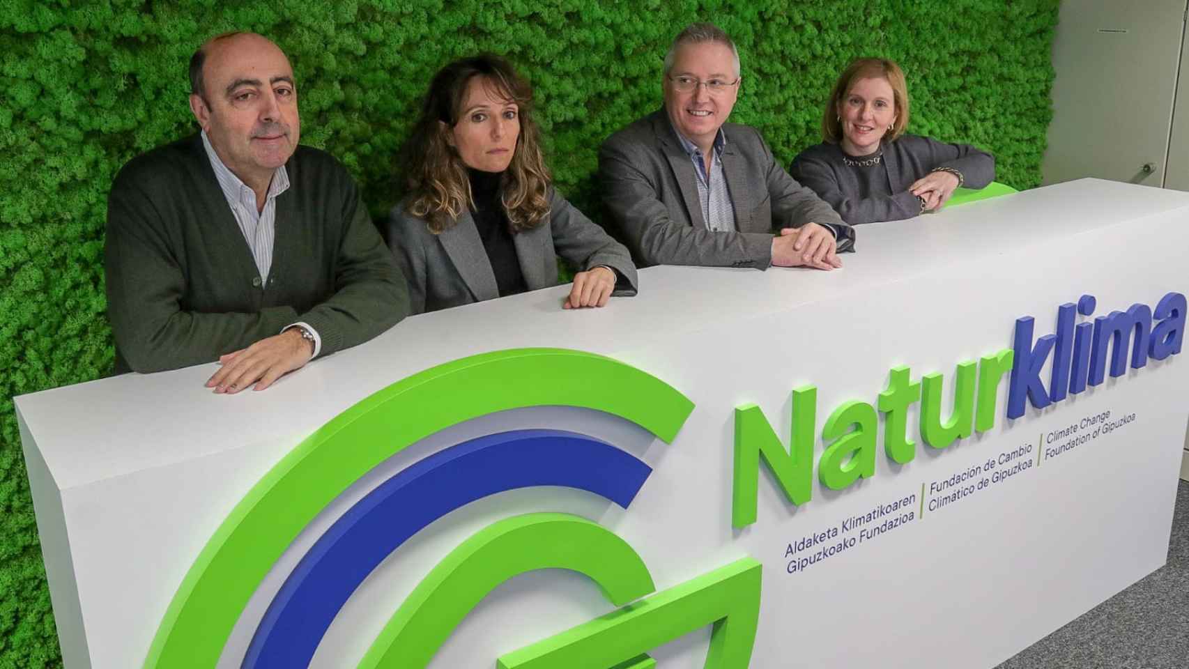 Representantes institucionales presentan la iniciativa Naturklima en San Sebastin./ GIPUZKOA.EUS