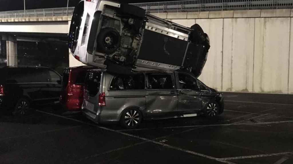 Vehculos destrozados en Mercedes / 1