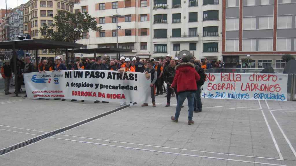 Movilizacin de trabajadores de la antigua Productos Tubulares, integrada en Tubos Reunidos / EP