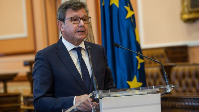 José Antonio Santano, alcalde de Irun, durante un acto en el Ayuntamiento / EP