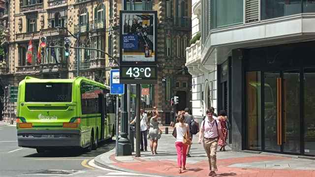Un termómetro marca más de 40 grados al sol en Bilbao durante una ola de calor / EP