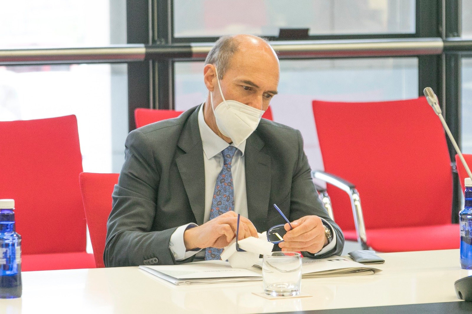 Eduardo Zubiaurre, durante una reunión de la Mesa de Diálogo Social. / IREKIA