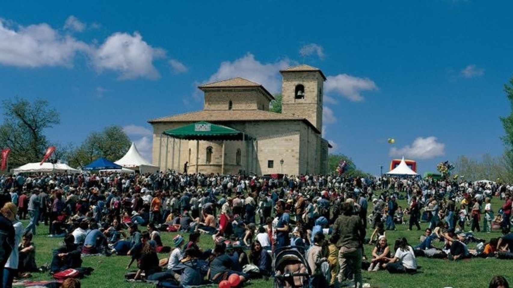 Celebracin de San Prudencio en las campas de Armentia. / EP