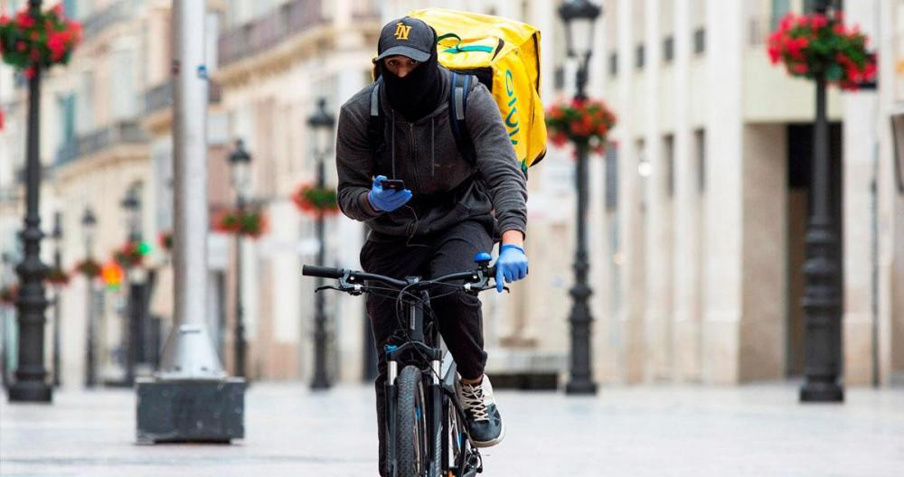 Un 'rider' de Glovo / EFE