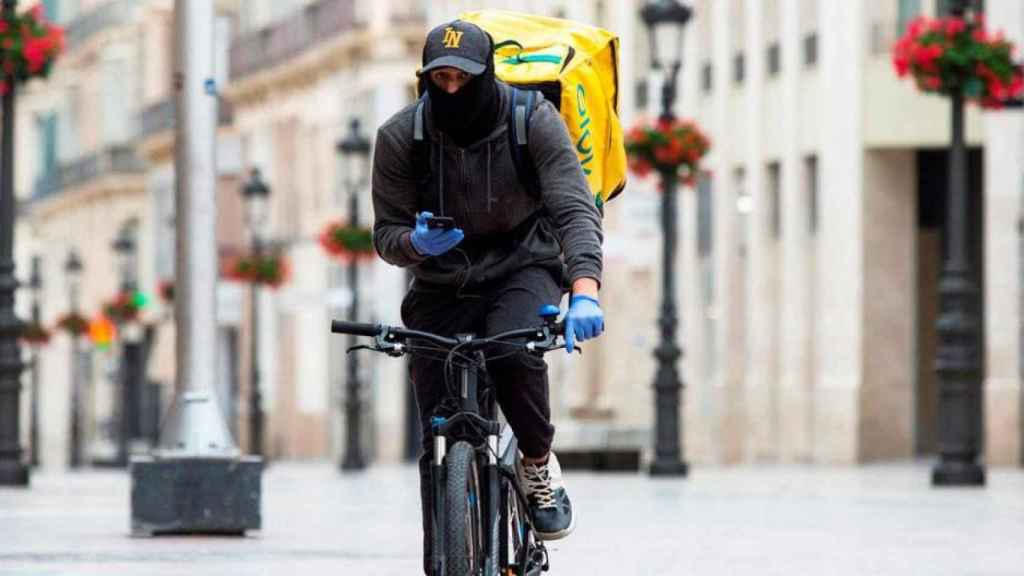 Un 'rider' de Glovo / EFE