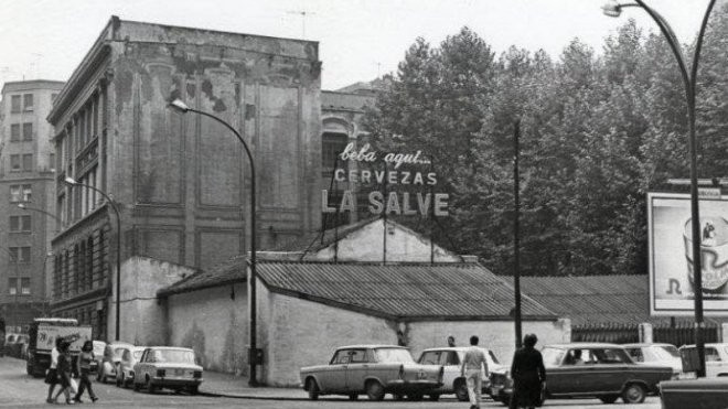 Imagen exterior de la Cervecera de La Casilla, años 70 ARCHIVO MUNICIPAL DE BILBAO – BILBOKO UDAL ARTXIBOA. Fondo La Gaceta del Norte