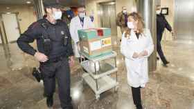 Llegada vacuna contra el coronavirus al Hospital Donostia. EP