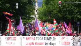 Varias personas participan en una manifestacin convocada en Bilbao con motivo del Da Internacional de los Trabajadores. / EP