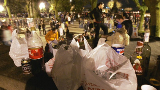 Botellón en Euskadi./ EFE