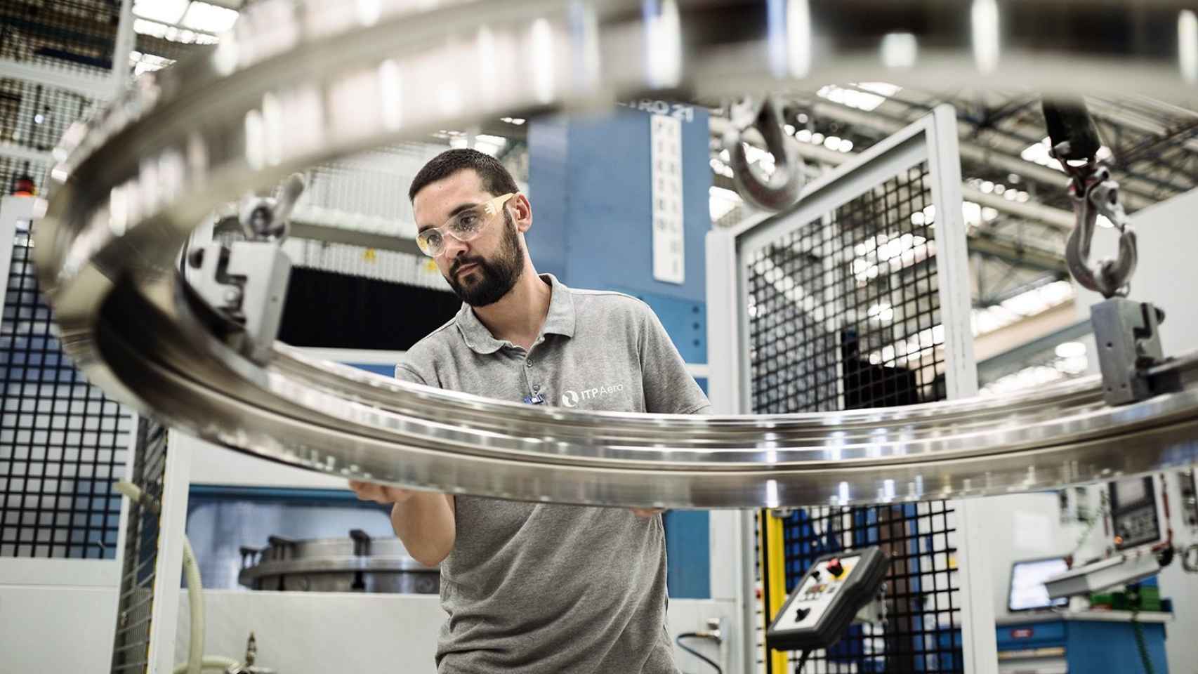 Trabajador de ITP Aero, empresa que participa en los proyectos de Fondos Europeos. / EP