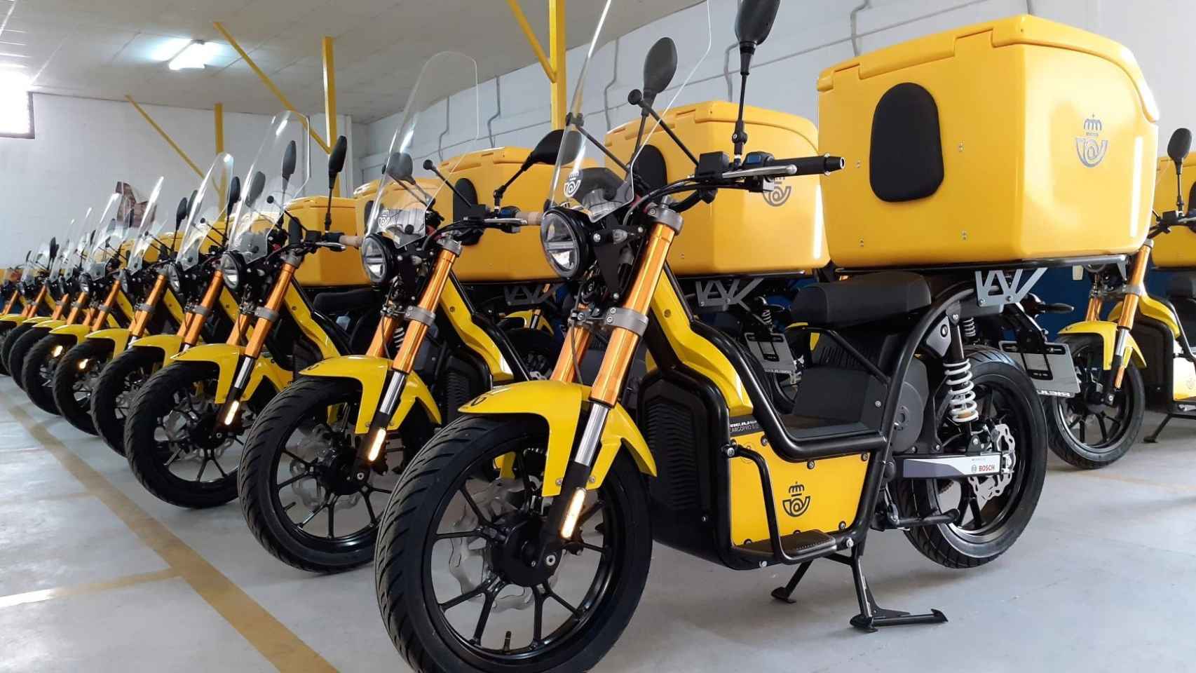 La firma vasca Nuuk entrega 400 motos elctricas a Correos. / Nuuk Mobility Solutions