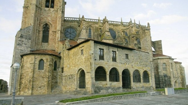 Castillo de Castro Urdiales / Jesús Fdz Bande EN PIXABAY