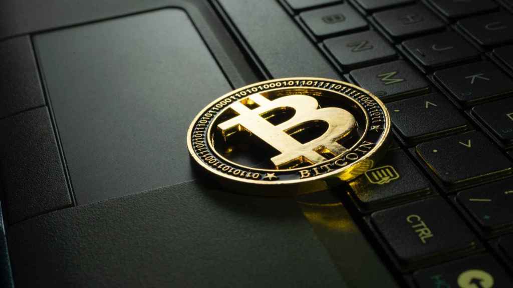 Bitcoin sobre un ordenador