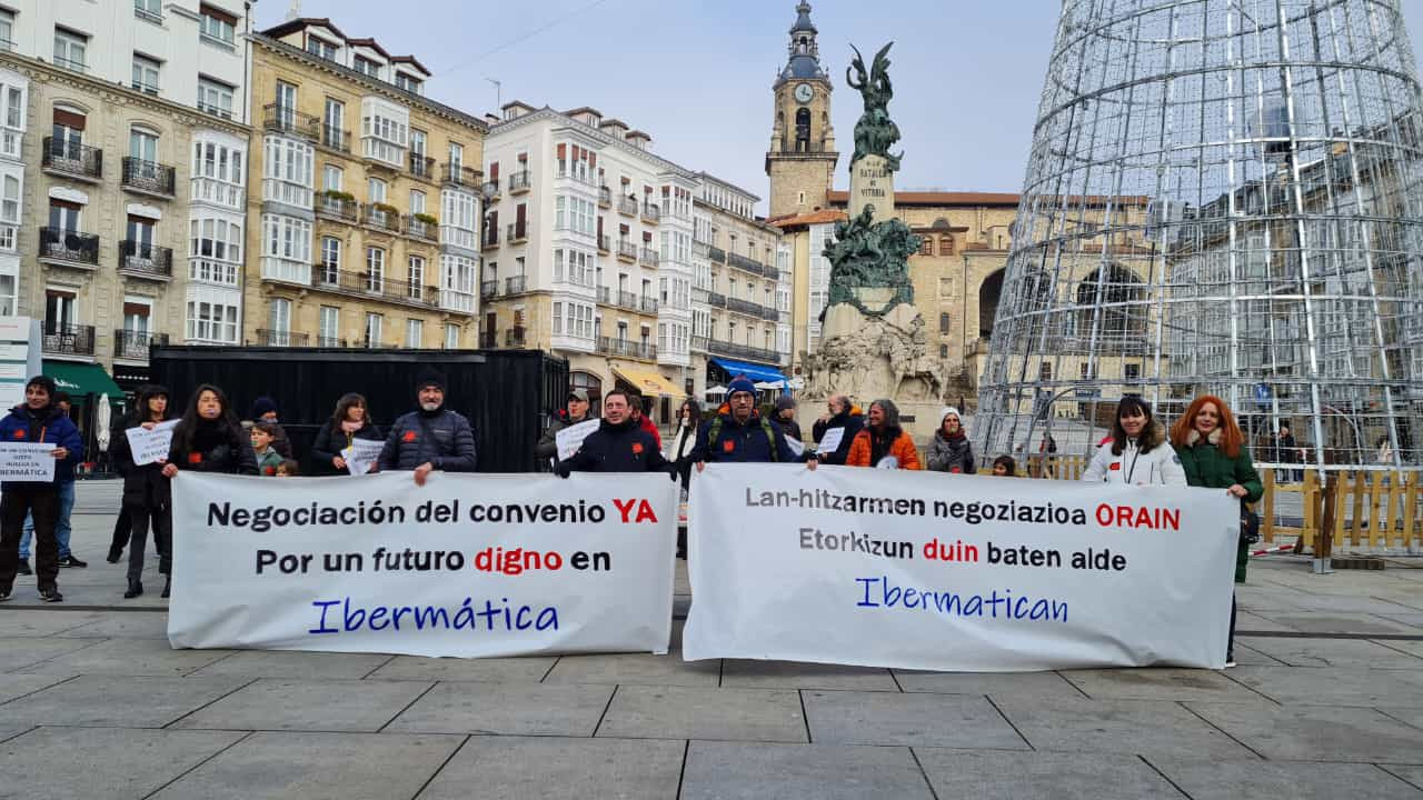 Concentración de los trabajadores de Ibermática en Vitoria / CV