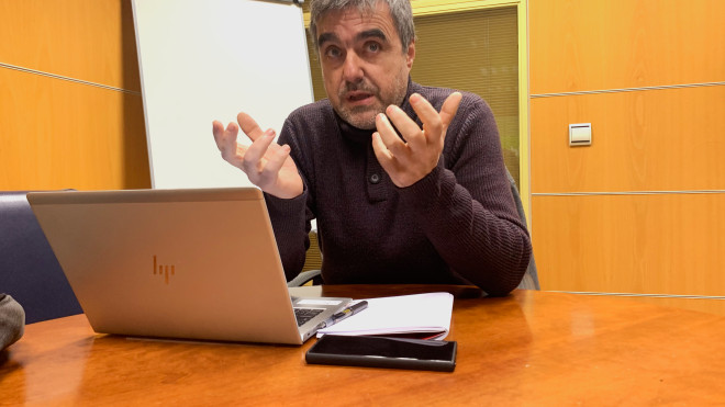 Mikel Otero, parlamentario de EH Bildu, en la sede de su grupo parlamentario / CV