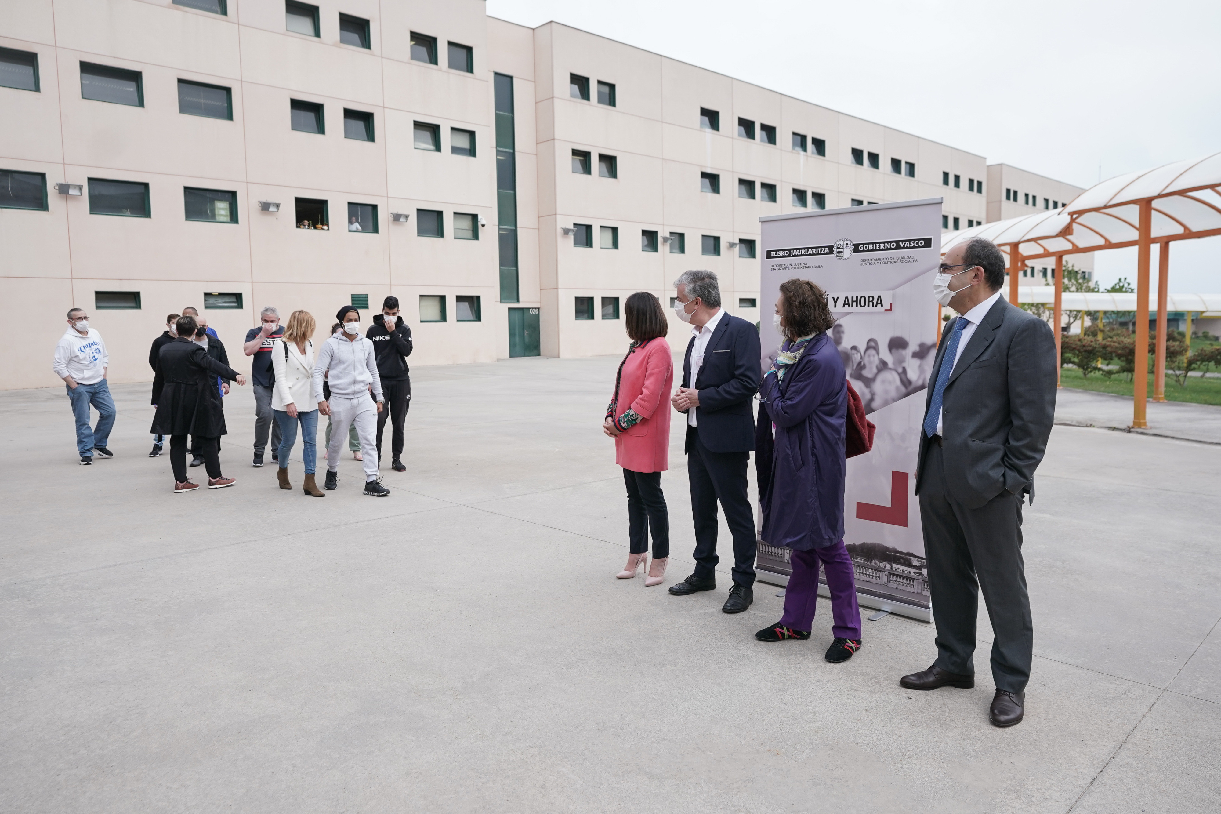 La consejera de Igualdad, Justicia y Políticas Sociales del País Vasco, Beatriz Artolazabal, en el centro penitenciario de Zaballa. / EP