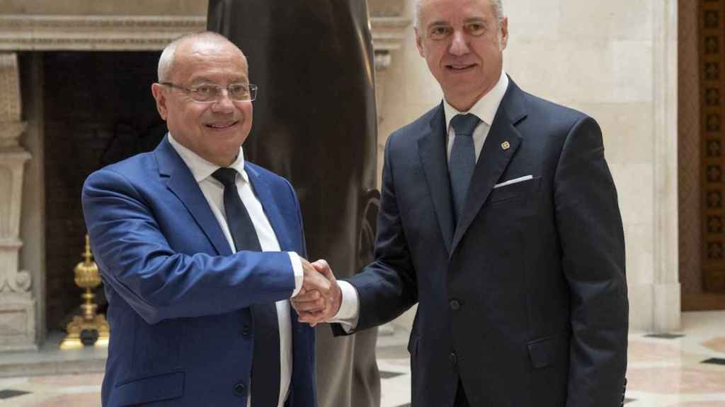 El lehendakar, igo Urkullu, junto al embajador de Francia en Espaa, Jean-Michel Casa, en su reunin de este mircoles / IREKIA