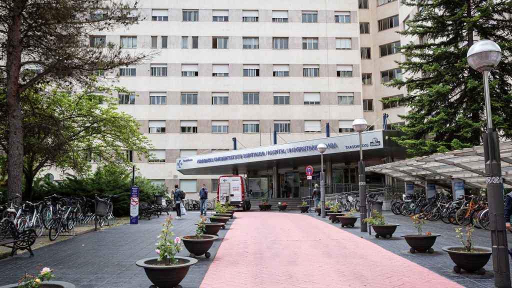 Exterior del Hospital de Txagorritxu en Vitoria. / EP