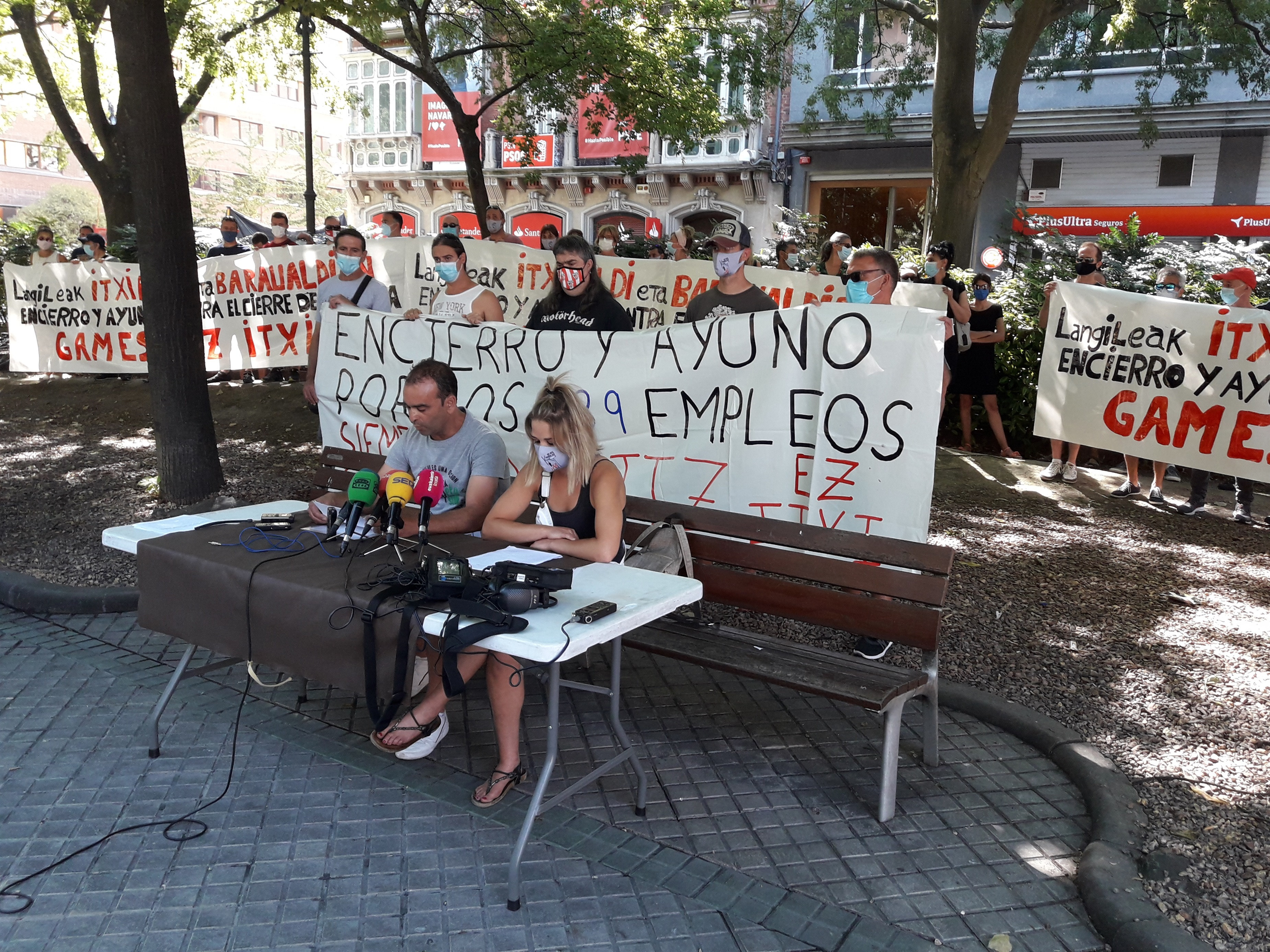 Rueda de prensa de los trabajadores de Gamesa en Aoiz, en una imagen de archivo / EP