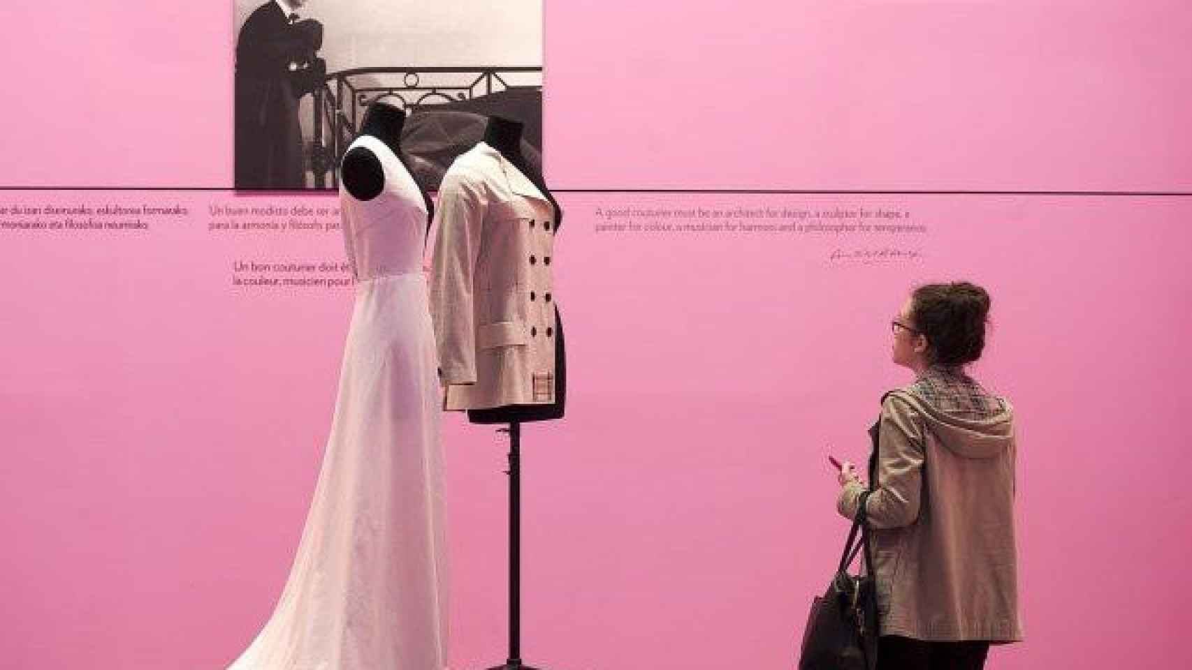 Prendas expuestas en el Museo Balenciaga. / Cristbal Balenciaga Museoa