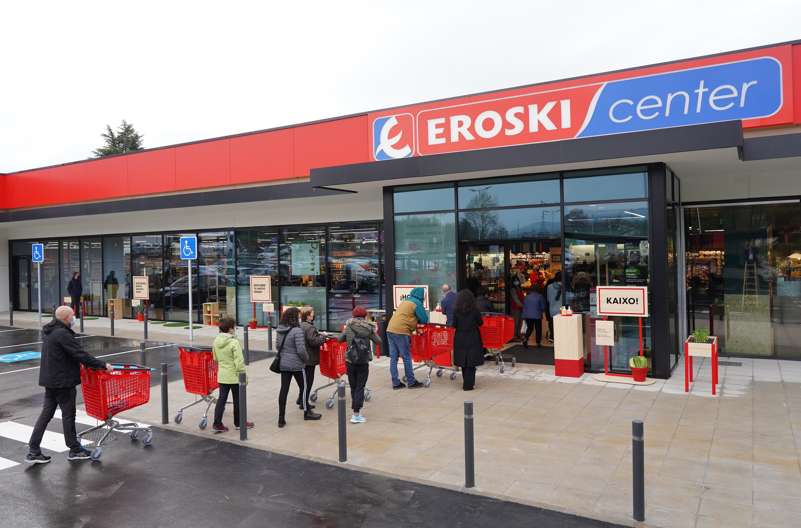 Eroski y su supermercado en Amorebieta./ Eroski