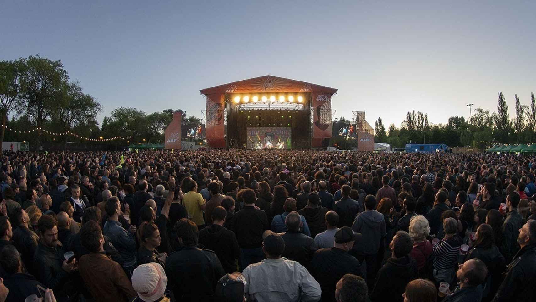 Ms de 17.000 personas en la primera jornada de Azkena Rock Festival 2019, en Vitoria. / Last Lap