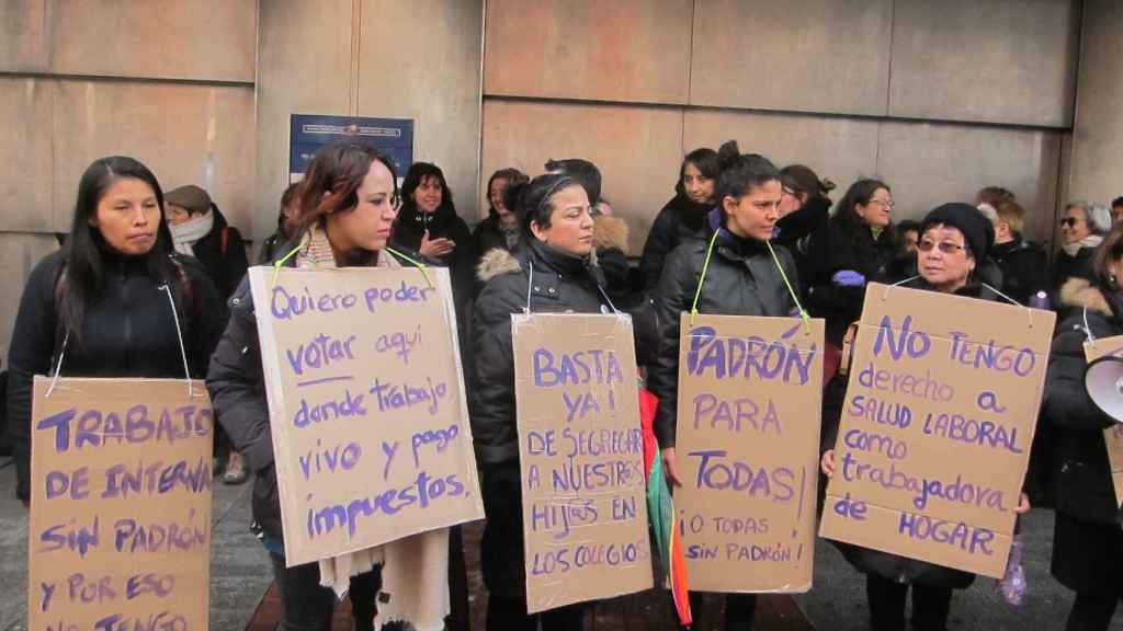 Mujeres migrantes concentradas ante Gobierno vasco por sus derechos laborales y sociales. / EP