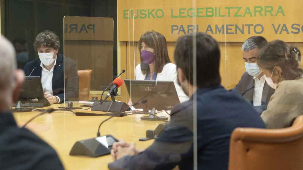 Reunin del grupo socialista en el Parlamento vasco. / PSE