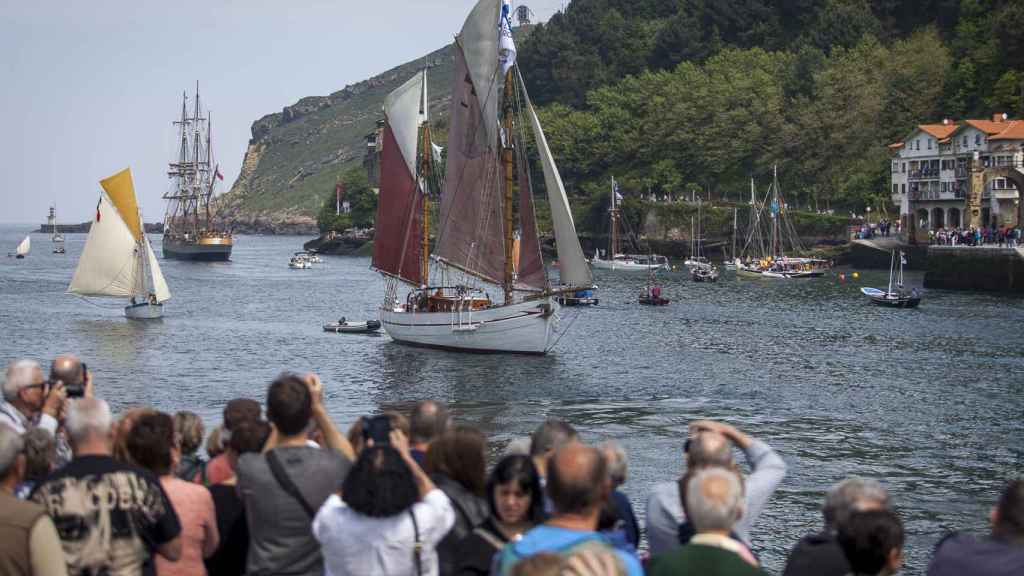 Barcos modernos en Pasaia / Pasaia Itsas Festibala