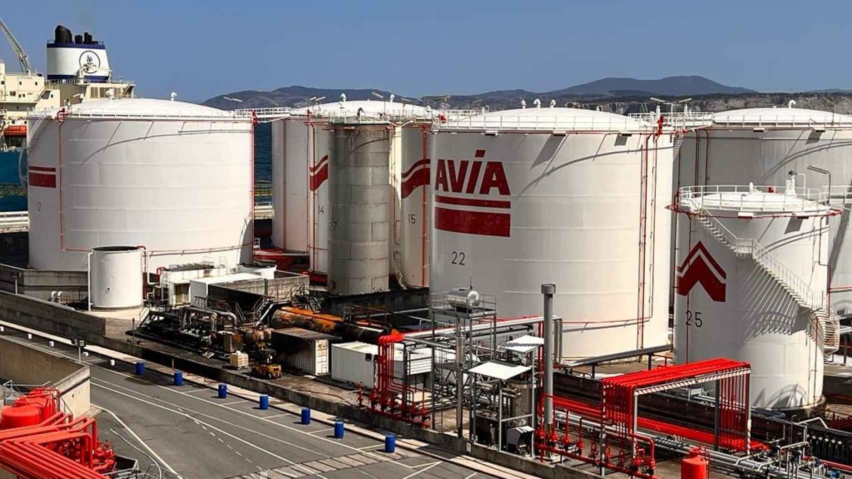 Planta de Avia en el Puerto de Bilbao. / Avia