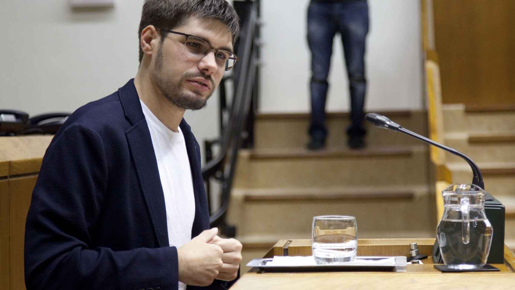 Lander Martnez en el Parlamento vasco durante su etapa como secretario general de Podemos Euskadi / Europa Press