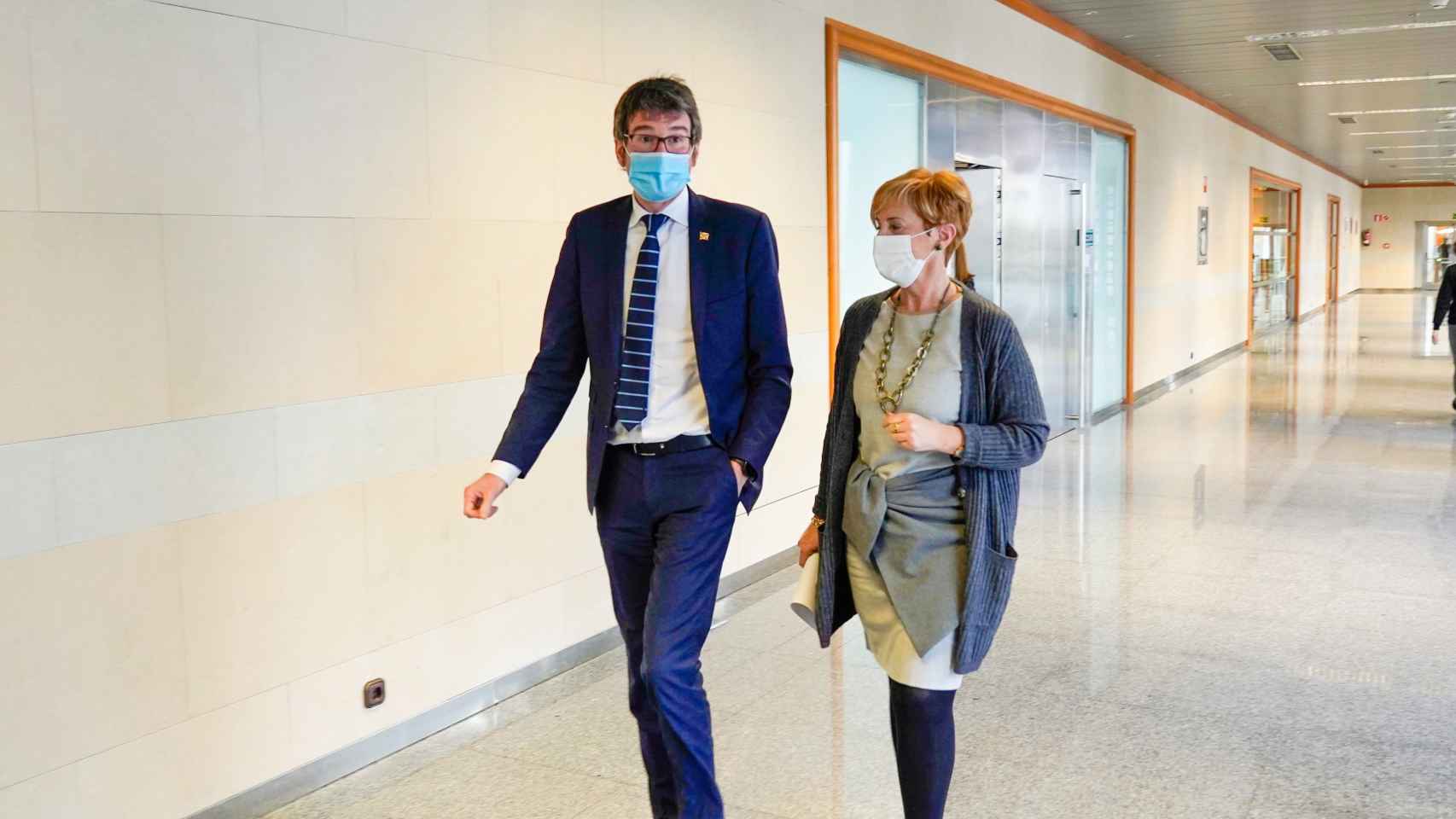 La consejera Arantxa Tapia, junto al alcalde de Vitoria, Gorka Urtaran, en una imagen de archivo. GOBIERNO VASCO