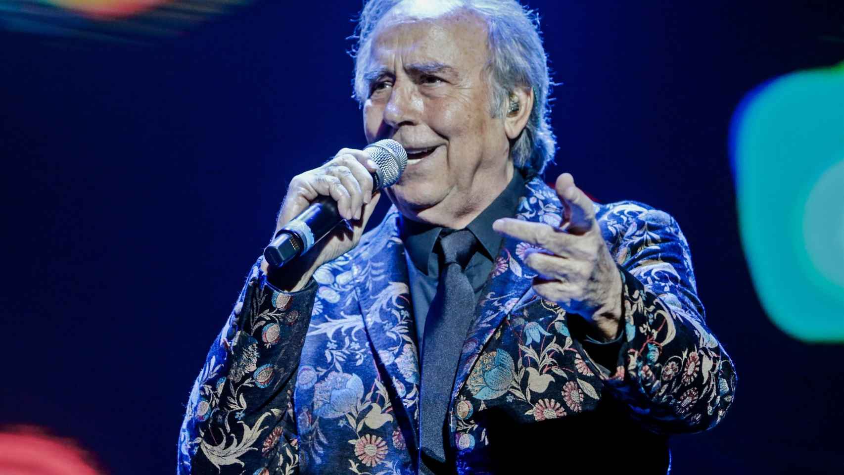 El cantante Joan Manuel Serrat durante su actuacin en el WiZink Center de Madrid el 20 de enero del 2020/EP