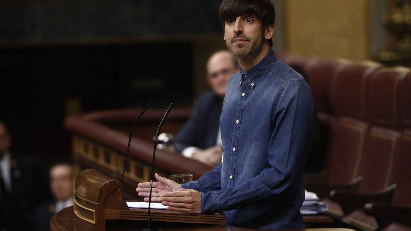 Eduardo Maura interviniendo desde la tribuna en el Congreso de los Diputados./ EP